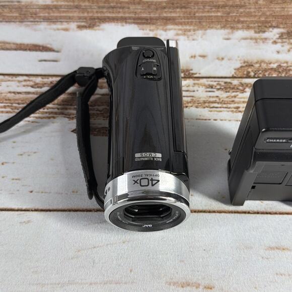 JVC Everio GZ-E200BU Camcorder 60x Zoom 1080p w/ Battery & Charger - Picture 2 of 9